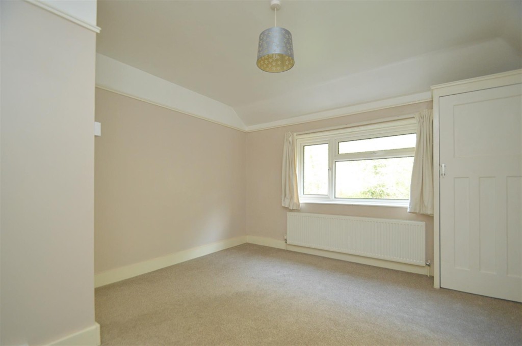 Lot: 215 - FREEHOLD DETACHED HOUSE IN ATTRACTIVE AND QUIET SETTING - The main Bedroom